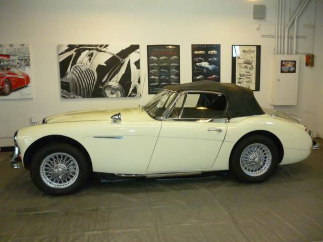 1960 White Austin Healey 3000 Convertible