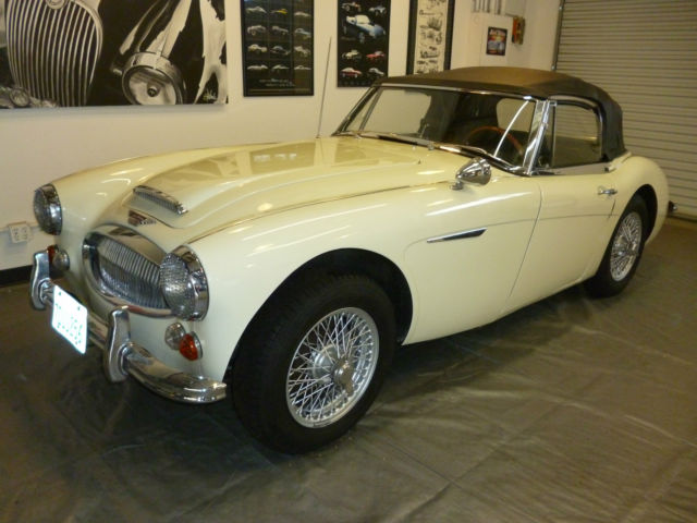 1960 White Austin Healey 3000 Convertible