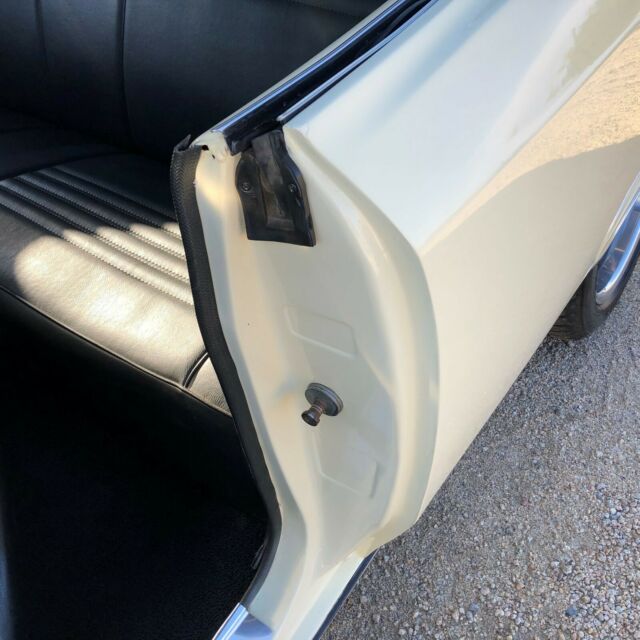 1967 Pale Yellow/Creme Chevrolet Chevelle Coupe