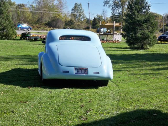 1991 White BMW 8-Series Coupe