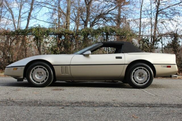 1986 Tan Chevrolet Corvette Convertible