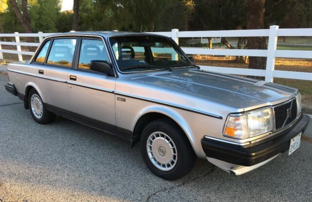1989 Silver Volvo 240 Sedan