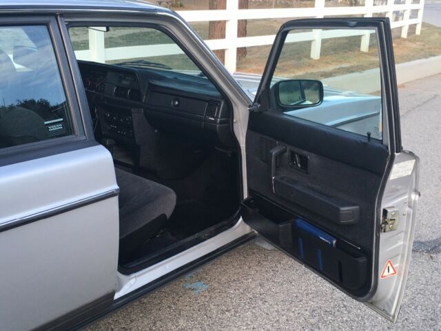 1989 Silver Volvo 240 Sedan