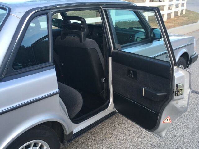 1989 Silver Volvo 240 Sedan