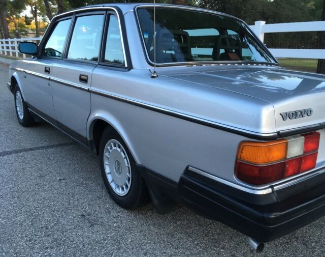 1989 Silver Volvo 240 Sedan