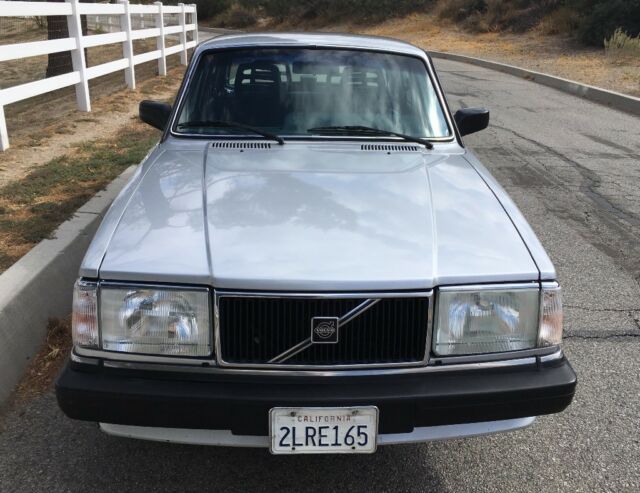 1989 Silver Volvo 240 Sedan