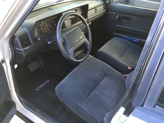 1989 Silver Volvo 240 Sedan