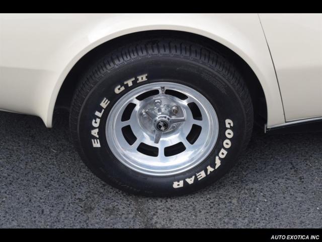 1980 White Chevrolet Corvette --