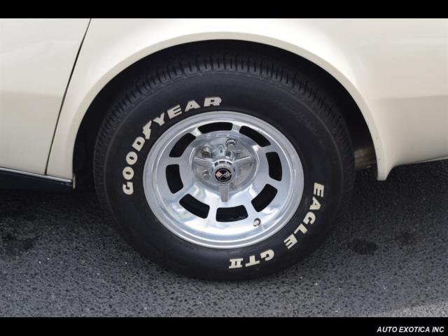 1980 White Chevrolet Corvette --