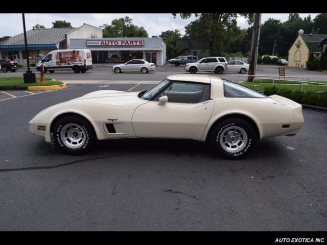 1980 White Chevrolet Corvette --