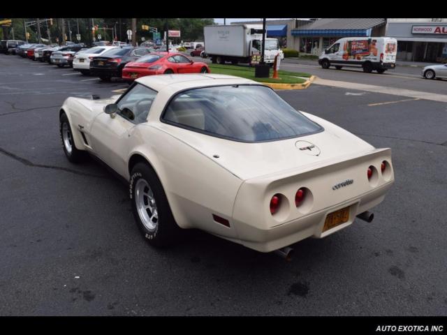 1980 White Chevrolet Corvette --