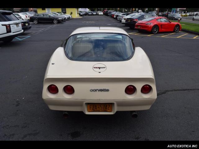 1980 White Chevrolet Corvette --