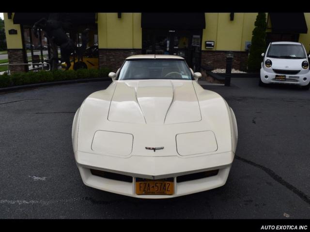 1980 White Chevrolet Corvette --