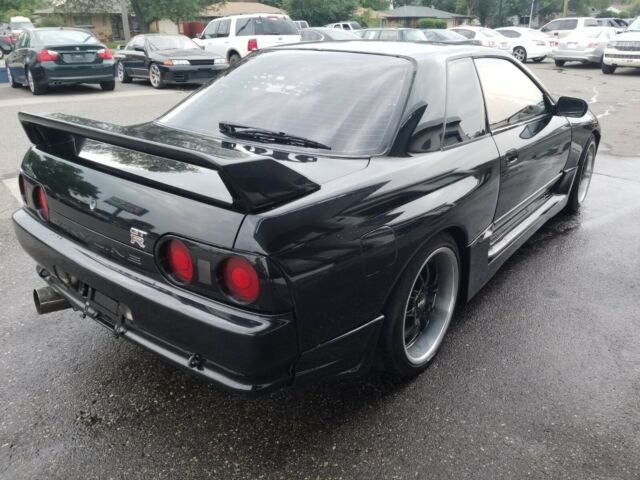 1991 Black Nissan GT-R Coupe