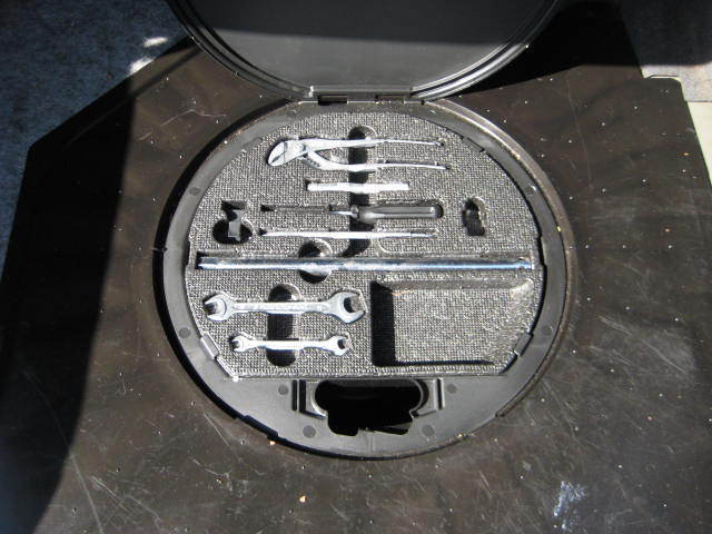 1994 Brown Mercedes-Benz 500-Series Sedan