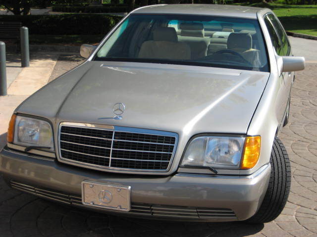 1994 Brown Mercedes-Benz 500-Series Sedan