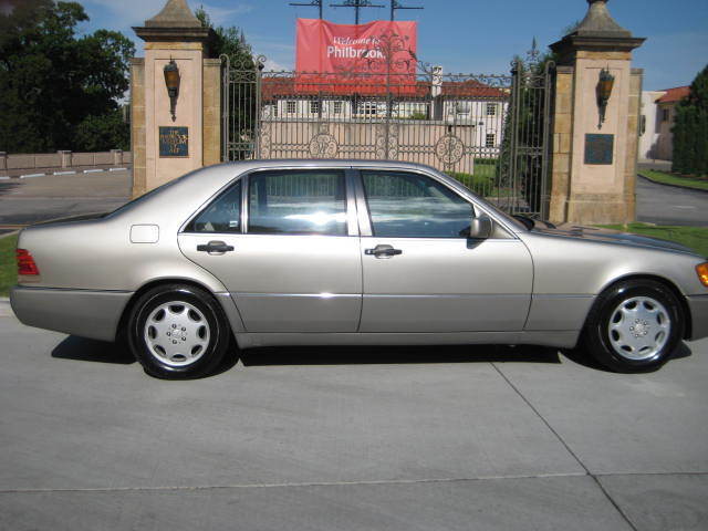 1994 Brown Mercedes-Benz 500-Series Sedan
