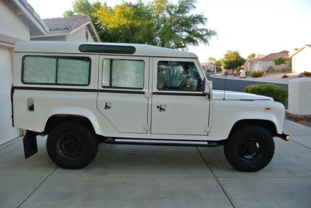 1980 White Land Rover Defender SUV
