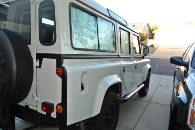 1980 White Land Rover Defender SUV