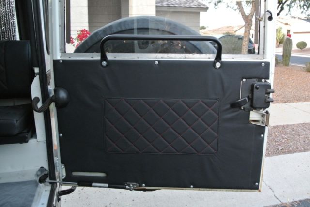 1980 White Land Rover Defender SUV