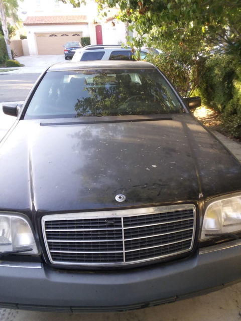 1992 Black Mercedes-Benz 500-Series Sedan