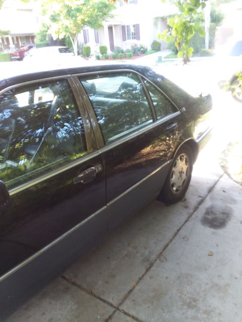 1992 Black Mercedes-Benz 500-Series Sedan