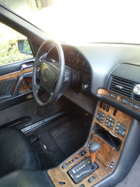 1992 Black Mercedes-Benz 500-Series Sedan