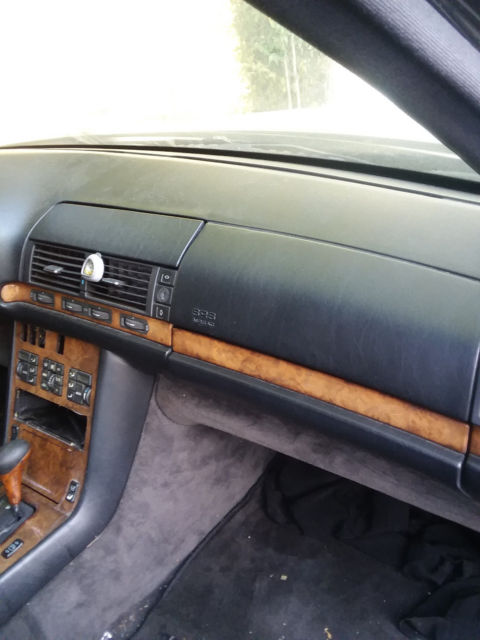 1992 Black Mercedes-Benz 500-Series Sedan