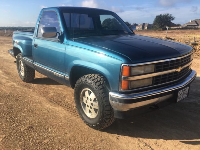 1990 Blue Chevrolet C/K Pickup 1500 Standard Cab Pickup