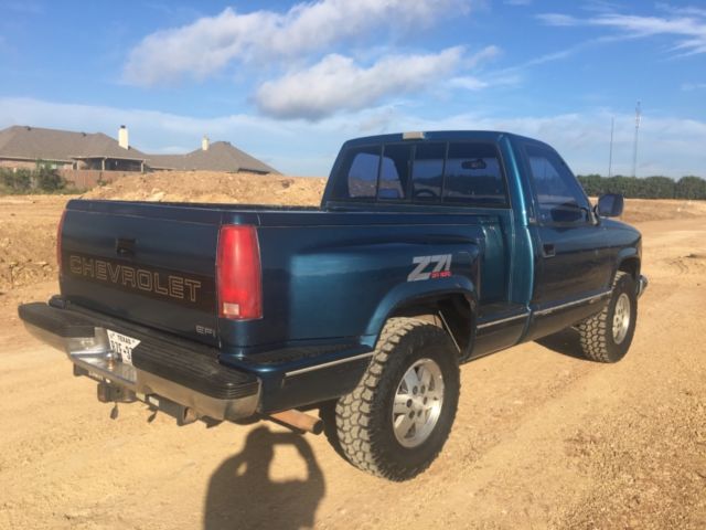 1990 Blue Chevrolet C/K Pickup 1500 Standard Cab Pickup