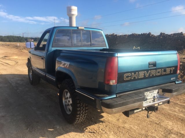 1990 Blue Chevrolet C/K Pickup 1500 Standard Cab Pickup