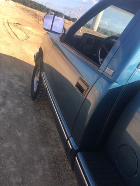 1990 Blue Chevrolet C/K Pickup 1500 Standard Cab Pickup