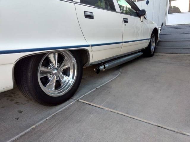 1993 WHITE Chevrolet Capriceold Wagon