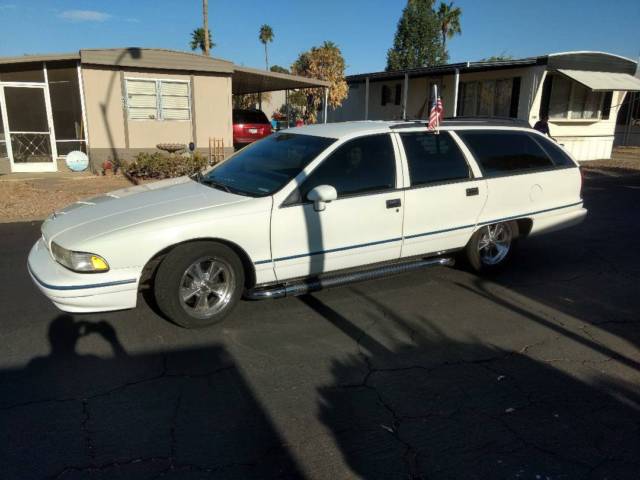 1993 WHITE Chevrolet Capriceold Wagon