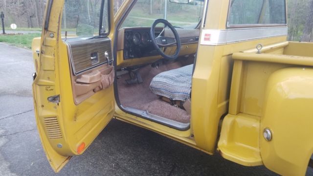 1974 Gold GMC Sierra 1500 Standard Cab Pickup