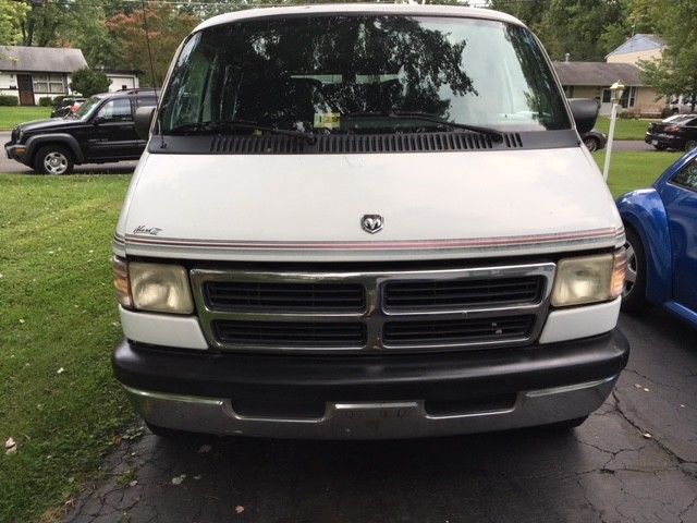 1994 White Dodge Ram Van Standard Passenger Van