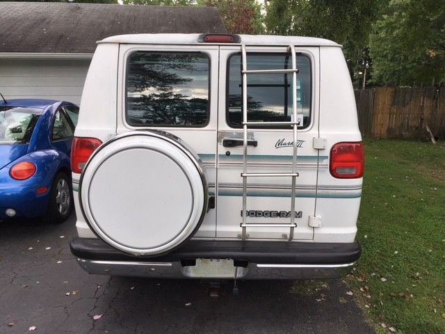 1994 White Dodge Ram Van Standard Passenger Van