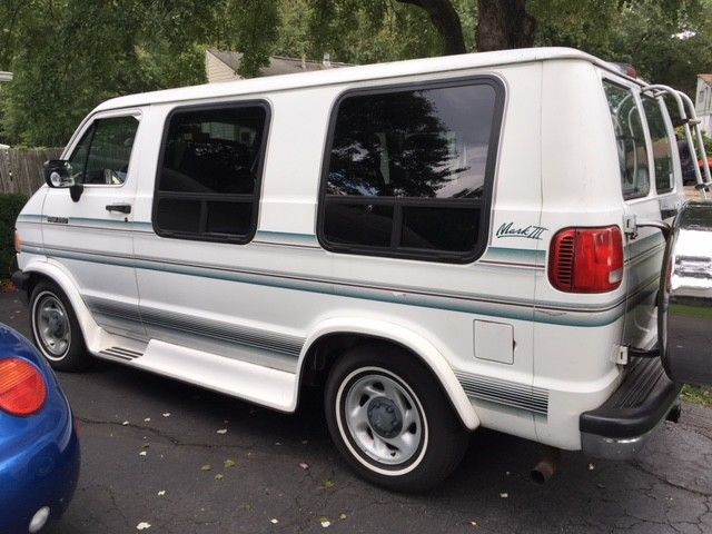 1994 White Dodge Ram Van Standard Passenger Van