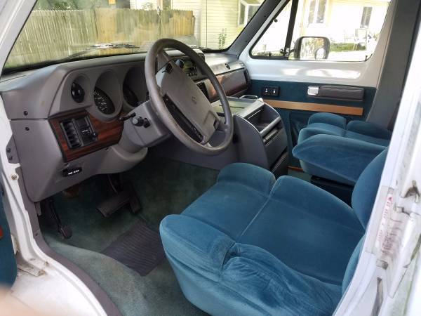 1994 White Dodge Ram Van Standard Passenger Van