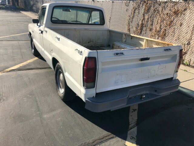 1984 white Mazda B-Series Pickups 2dr pickup