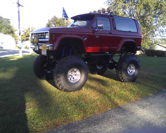 1985 Red Ford Bronco II suv