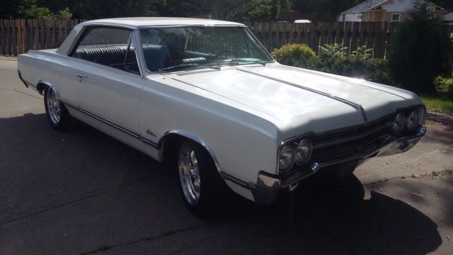 1965 White Oldsmobile Cutlass Coupe