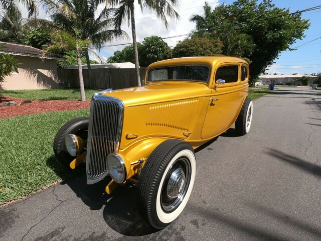 1934 Gold Ford Hi Boy 2 Dr. Vicky Sedan 2 Dr. Dedan