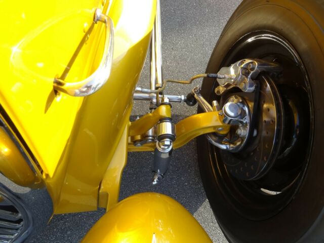 1934 Gold Ford Hi Boy 2 Dr. Vicky Sedan 2 Dr. Dedan