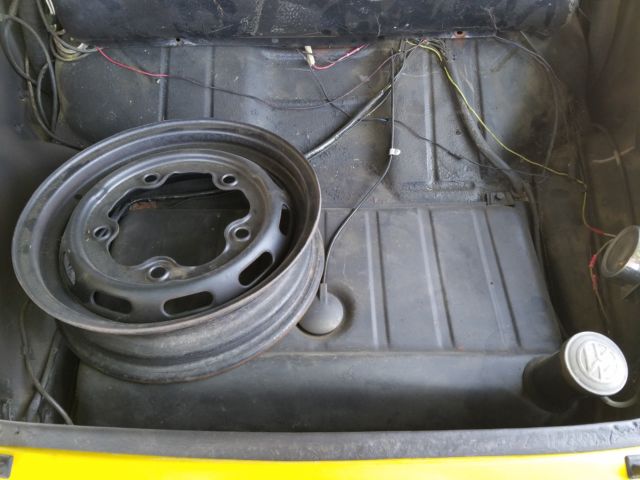 1961 Yellow Volkswagen Beetle - Classic