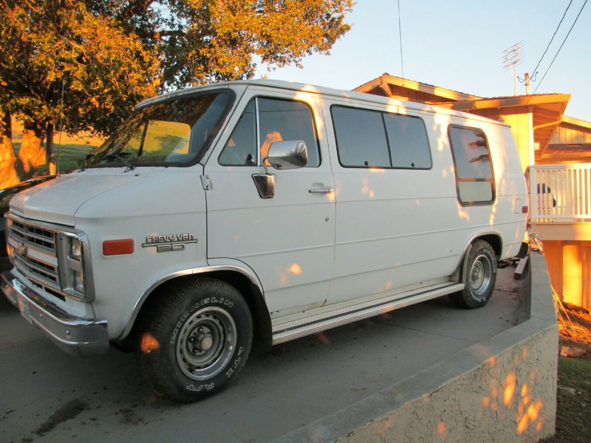 1985 Alpine White Chevrolet G20 Van Sport Custom Van