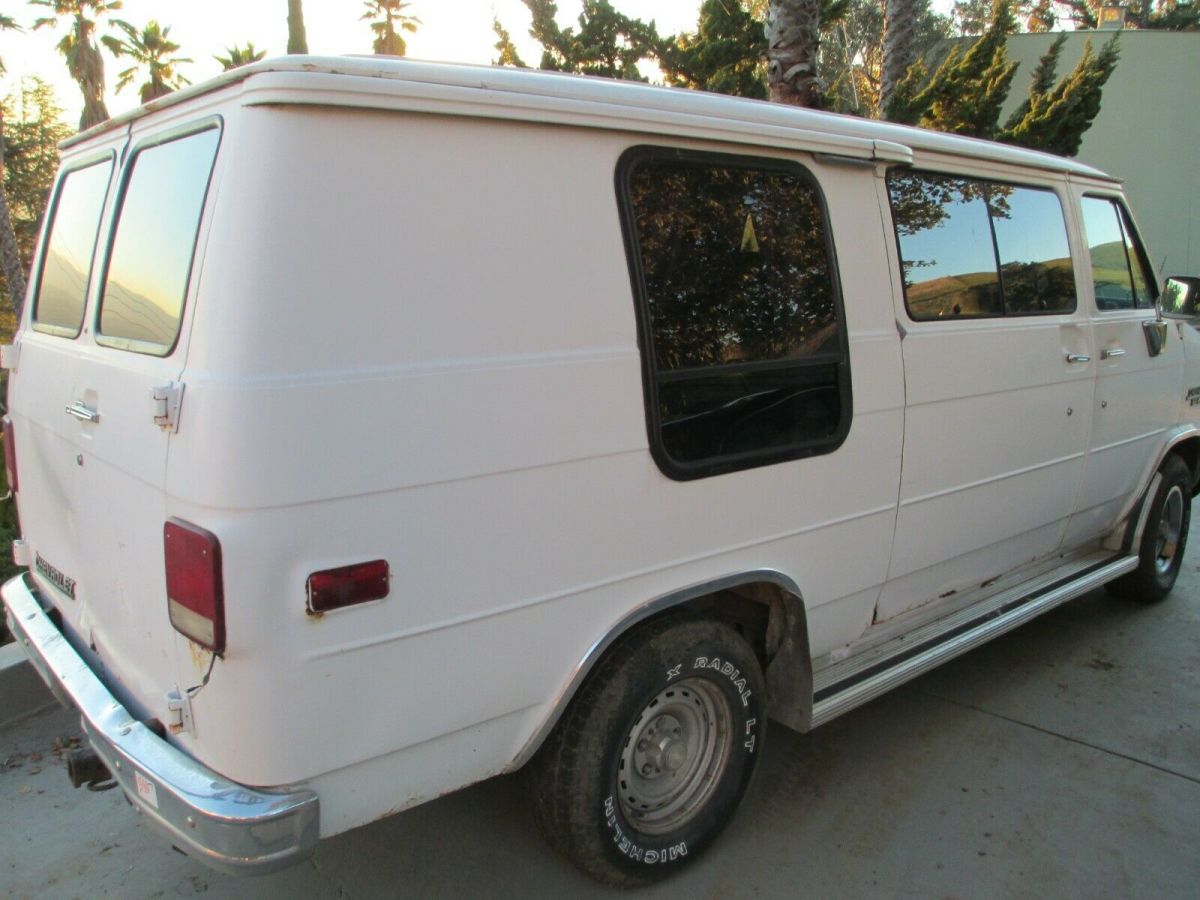 1985 Alpine White Chevrolet G20 Van Sport Custom Van