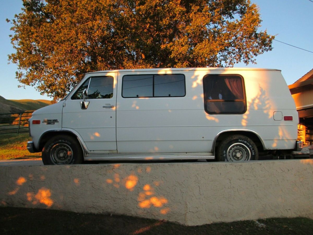 1985 Alpine White Chevrolet G20 Van Sport Custom Van