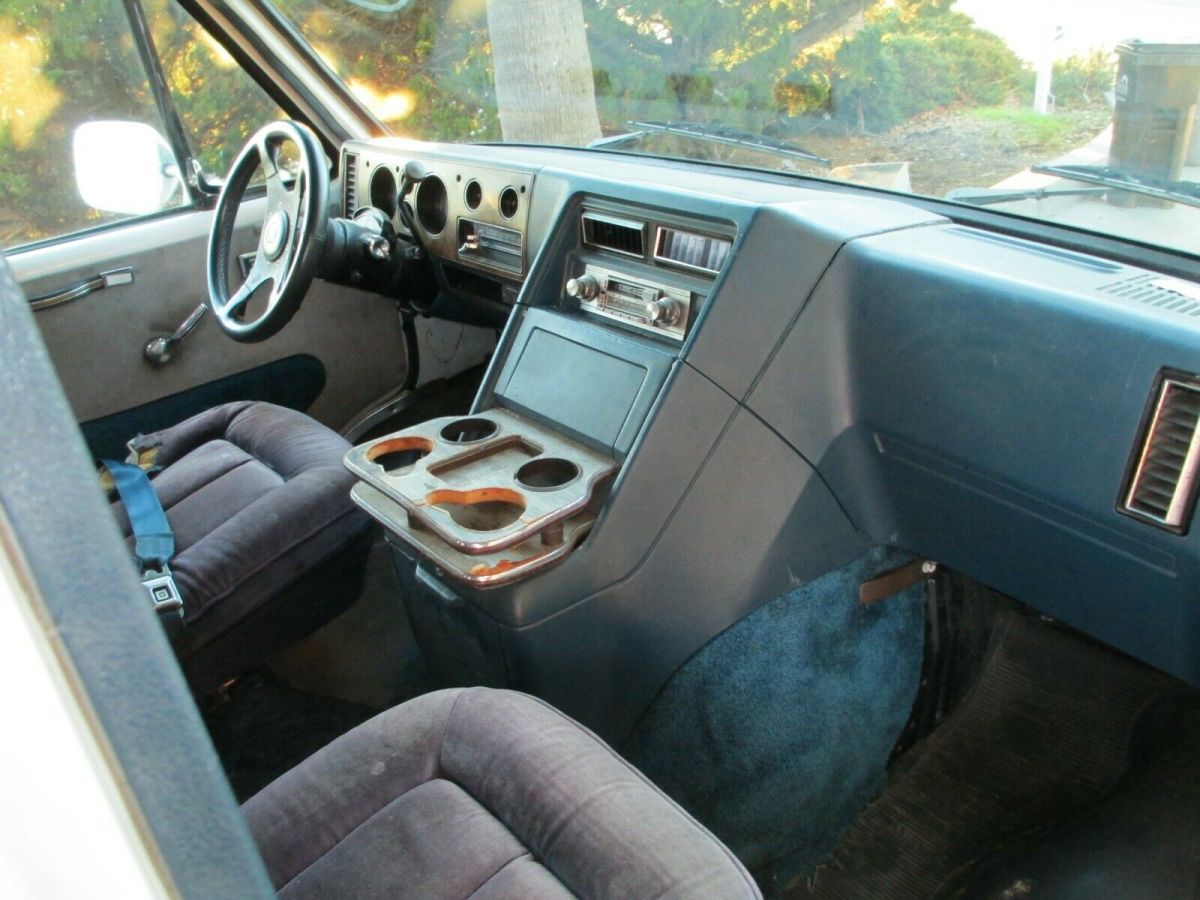 1985 Alpine White Chevrolet G20 Van Sport Custom Van