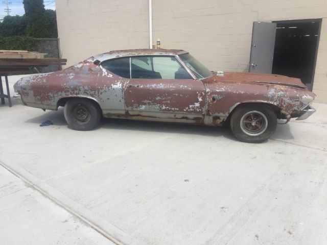 1969 Silver Chevrolet Chevelle Coupe